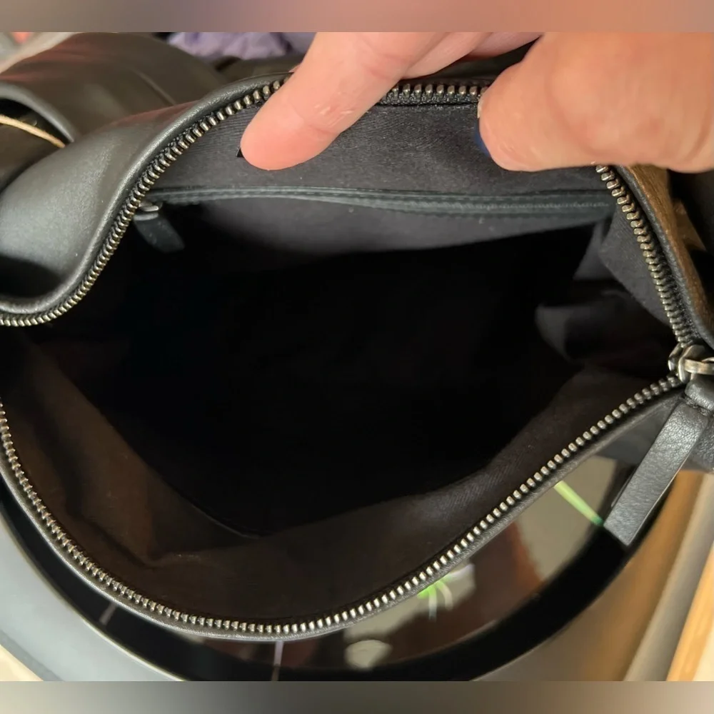🔥🖤NWT-MADE IN INDIA, Leather Crescent super CUTE Knotted Shoulder Bag🖤🔥